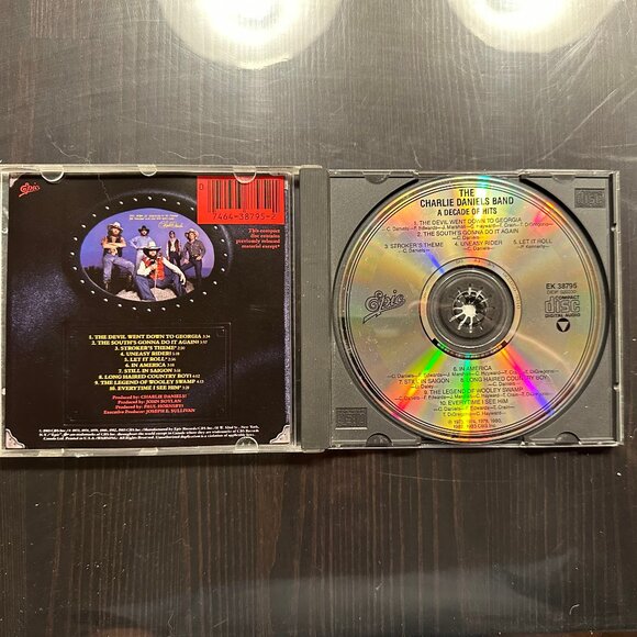 The Charlie Daniels Band – A Decade of Hits (1983, Epic Records) - Picture 2 of 3